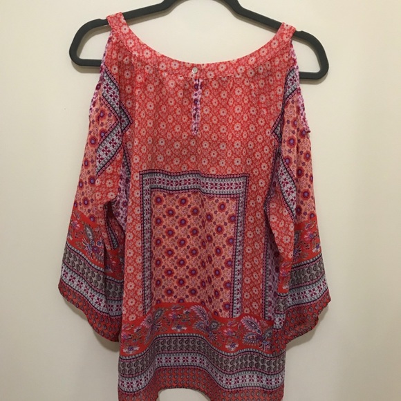 Colorful open shoulder top - Picture 3 of 4